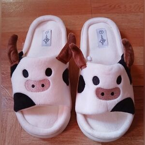 Adorable Cow Slippers For Women. Size 9 (L).